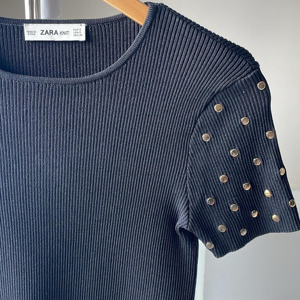 Black Ribbed Top - Picture 2 of 3
